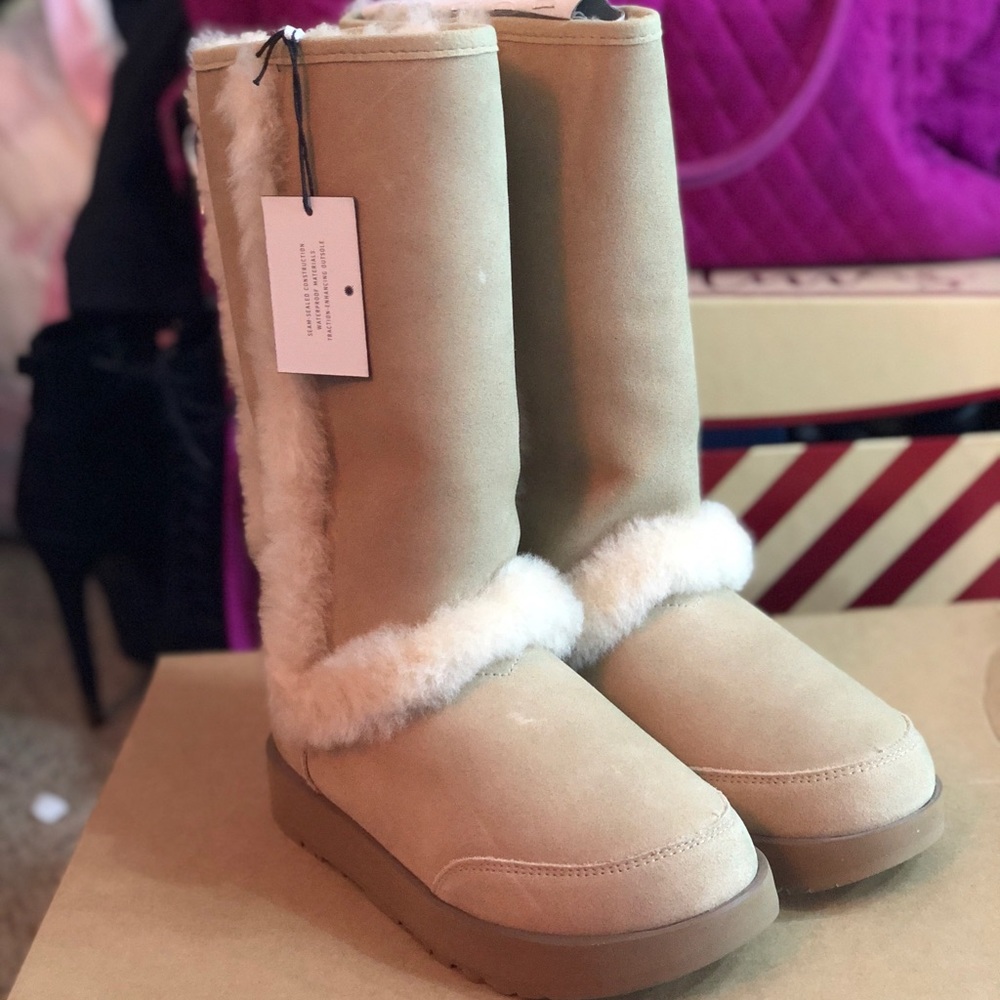 UGG Sundance II Sand